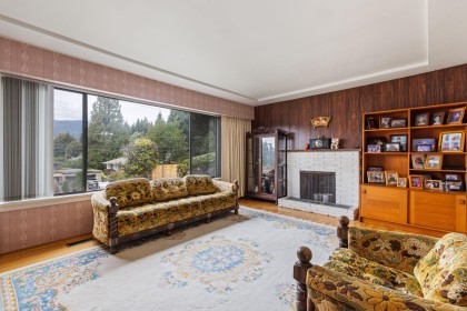 Photo 4 at 4590 Highland Boulevard, Canyon Heights NV, North Vancouver