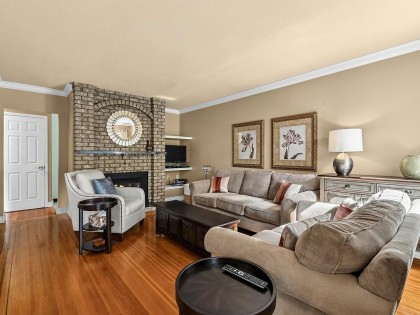 Photo 3 at 295 W 17th Avenue, Cambie, Vancouver West