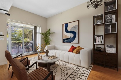 Photo 3 at 2P - 1033 Marinaside Crescent, Yaletown, Vancouver West