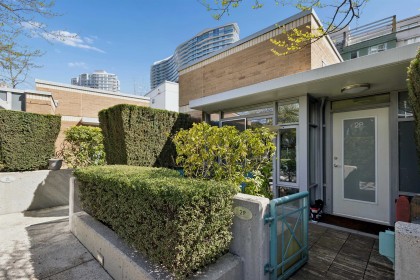 Photo 1 at 2P - 1033 Marinaside Crescent, Yaletown, Vancouver West