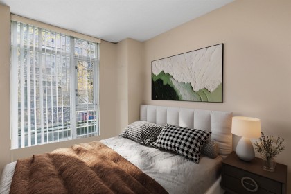 Photo 10 at 2P - 1033 Marinaside Crescent, Yaletown, Vancouver West