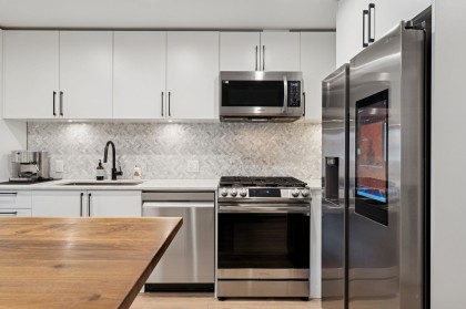 Photo 5 at 142 - 545 E 2nd Street, Lower Lonsdale, North Vancouver