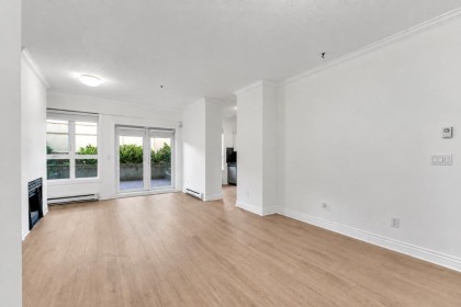 Photo 4 at 104 - 3621 W 26th Avenue, Dunbar, Vancouver West