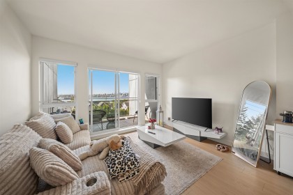 Photo 1 at 309 - 422 E 3rd Street, Lower Lonsdale, North Vancouver