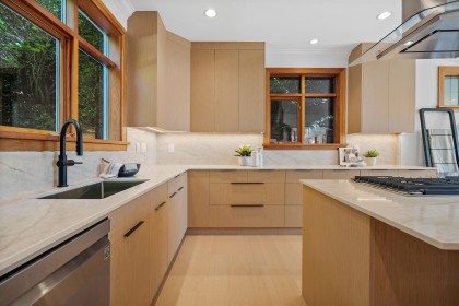 Photo 3 at 4812 Skyline Drive, Canyon Heights NV, North Vancouver