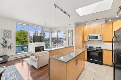 Photo 12 at 707 - 2655 Cranberry Drive, Kitsilano, Vancouver West