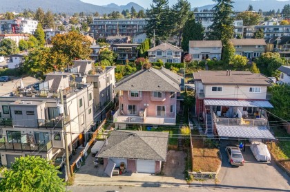 Photo 23 at 423-425 E 2nd Street, Lower Lonsdale, North Vancouver
