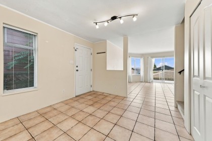 Photo 9 at 423-425 E 2nd Street, Lower Lonsdale, North Vancouver