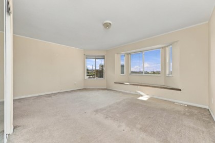 Photo 14 at 423-425 E 2nd Street, Lower Lonsdale, North Vancouver