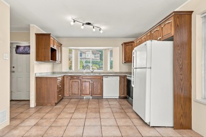 Photo 4 at 423-425 E 2nd Street, Lower Lonsdale, North Vancouver