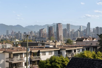 Photo 17 at 203 - 2190 W 5th Avenue, Kitsilano, Vancouver West