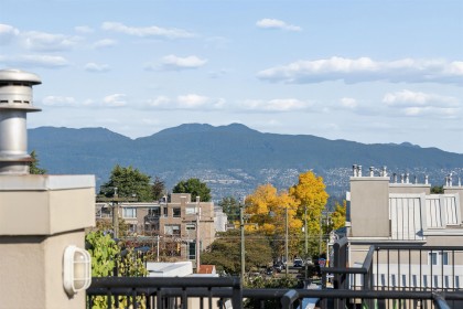Photo 16 at 203 - 2190 W 5th Avenue, Kitsilano, Vancouver West