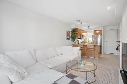 Photo 3 at 203 - 2190 W 5th Avenue, Kitsilano, Vancouver West