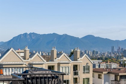 Photo 15 at 203 - 2190 W 5th Avenue, Kitsilano, Vancouver West