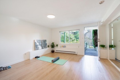 Photo 33 at 34 - 900 17th Street, Mosquito Creek, North Vancouver