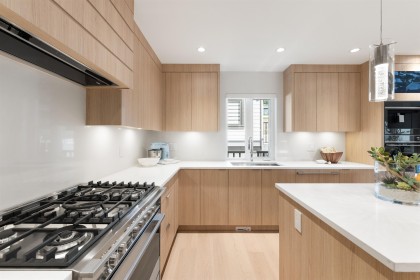 Photo 14 at 806 Montroyal Boulevard, Canyon Heights NV, North Vancouver