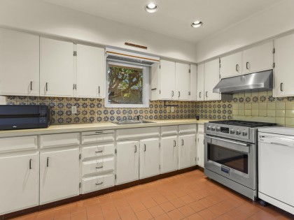 Photo 9 at 3989 W 19th Avenue, Dunbar, Vancouver West