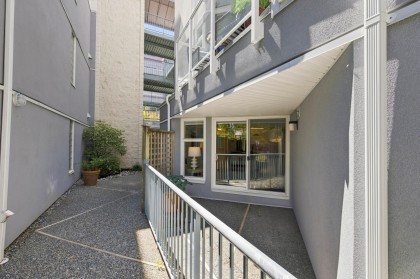 Photo 9 at 108 - 2020 W 8th Avenue, Kitsilano, Vancouver West
