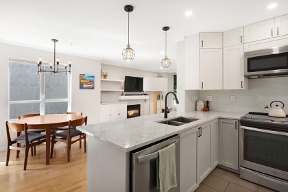 Photo 2 at 203 - 3235 W 4th Avenue, Kitsilano, Vancouver West