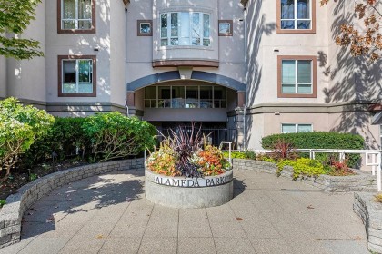Photo 12 at 203 - 3235 W 4th Avenue, Kitsilano, Vancouver West