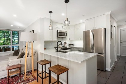 Photo 1 at 203 - 3235 W 4th Avenue, Kitsilano, Vancouver West