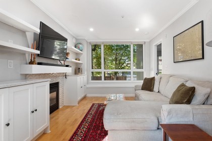 Photo 4 at 203 - 3235 W 4th Avenue, Kitsilano, Vancouver West