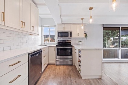 Photo 2 at 201 - 341 Mahon Avenue, Lower Lonsdale, North Vancouver