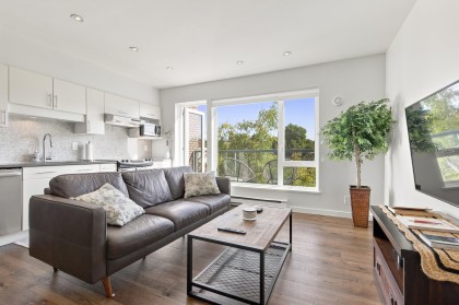 Photo 2 at 406 - 1688 Cypress Street, Kitsilano, Vancouver West