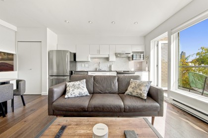 Photo 3 at 406 - 1688 Cypress Street, Kitsilano, Vancouver West
