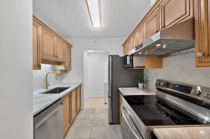 Photo 14 at 202 - 5639 Hampton Place, University VW, Vancouver West