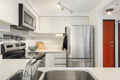 Photo 4 at 807 - 1238 Melville Street, Coal Harbour, Vancouver West