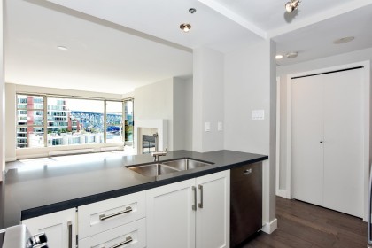 Photo 15 at 503 - 1008 Beach Avenue, Yaletown, Vancouver West