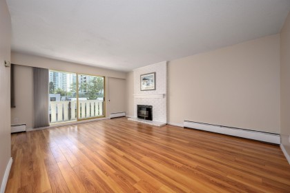Photo 2 at 302 - 1345 Chesterfield Avenue, Central Lonsdale, North Vancouver