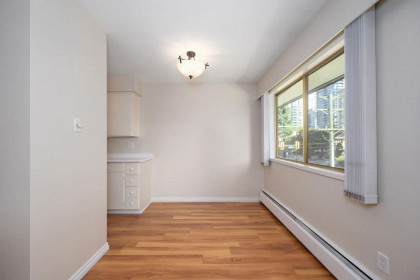 Photo 12 at 302 - 1345 Chesterfield Avenue, Central Lonsdale, North Vancouver