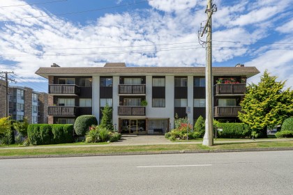 Photo 1 at 302 - 1345 Chesterfield Avenue, Central Lonsdale, North Vancouver
