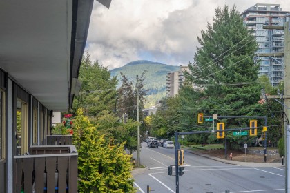 Photo 9 at 302 - 1345 Chesterfield Avenue, Central Lonsdale, North Vancouver