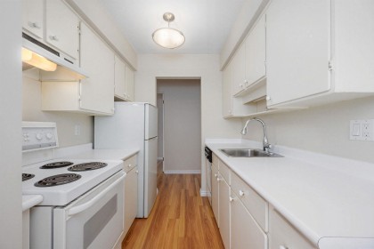 Photo 15 at 302 - 1345 Chesterfield Avenue, Central Lonsdale, North Vancouver