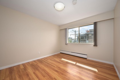 Photo 19 at 302 - 1345 Chesterfield Avenue, Central Lonsdale, North Vancouver
