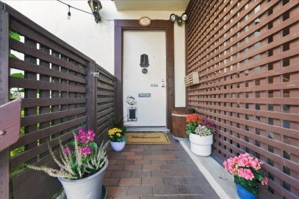 Photo 3 at 1124 Ironwork Passage, False Creek, Vancouver West