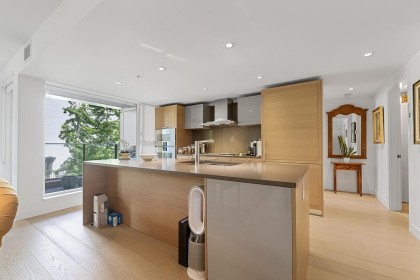 Photo 12 at 310 - 1571 W 57th Avenue, South Granville, Vancouver West