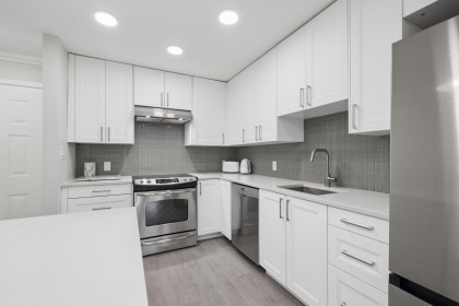 Photo 14 at 201 - 1140 Strathaven Drive, Northlands, North Vancouver
