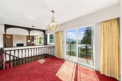 Photo 8 at 4148 Fairway Place, Dollarton, North Vancouver