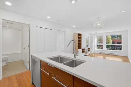 Photo 18 at 203 - 2481 Waterloo Street, Kitsilano, Vancouver West