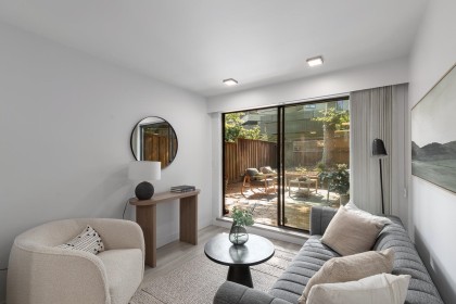 Photo 1 at 207 - 2410 Cornwall Avenue, Kitsilano, Vancouver West