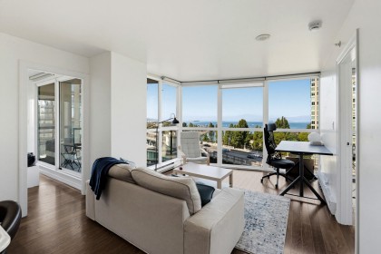 Photo 1 at 1401 - 907 Beach Avenue, Yaletown, Vancouver West