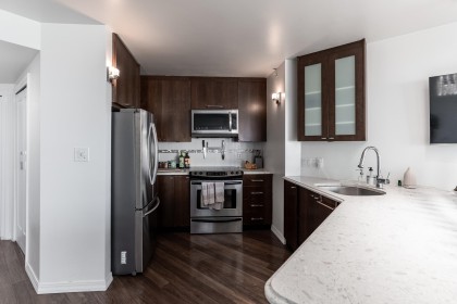 Photo 9 at 1401 - 907 Beach Avenue, Yaletown, Vancouver West