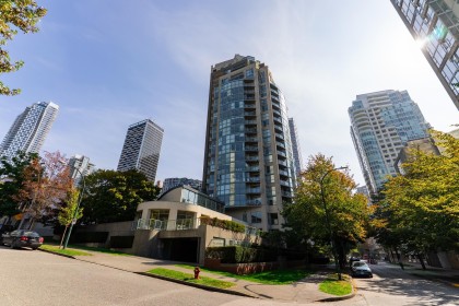 Photo 37 at 1401 - 907 Beach Avenue, Yaletown, Vancouver West