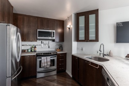 Photo 8 at 1401 - 907 Beach Avenue, Yaletown, Vancouver West
