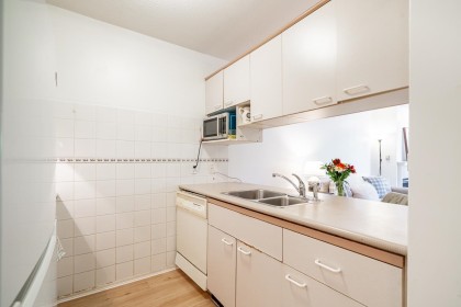 Photo 17 at 105 - 2195 W 5th Avenue, Kitsilano, Vancouver West