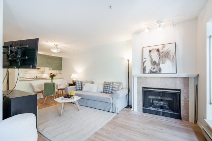 Photo 5 at 105 - 2195 W 5th Avenue, Kitsilano, Vancouver West